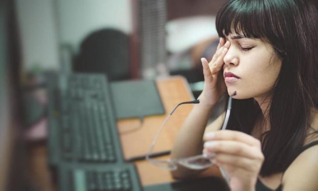 Aktivitas Tak Sehat Yang Jadi Biang Kerok Mata Minus