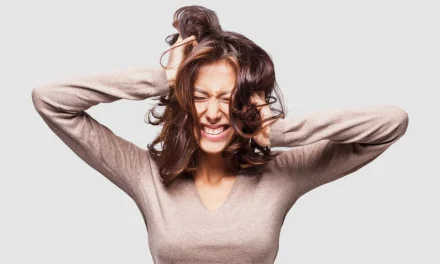 Cara Menghadapi Wanita Tantrum Tanpa Memperkeruh Keadaan