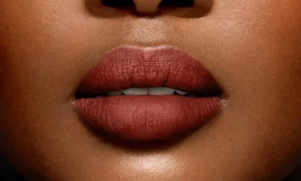Pemilihan Warna Lipstik Untuk Kulit Gelap, Yuk Kita Bahas Di Sini