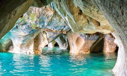 Danau Carrera Air Birunya Yang Jernih Menarik Wisatawan